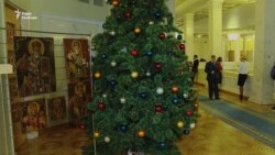 Що знайшли під подушками на Миколая діти депутатів: опитування у Раді