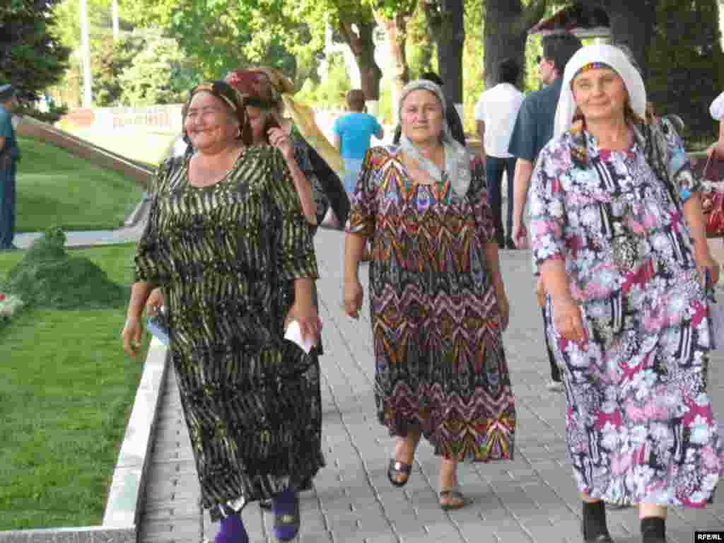 Uzbek Women Today #32