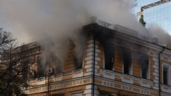 Росія атакувала центр Києва: перші кадри після ударів по будівлі НАН та клініці «Добробут»