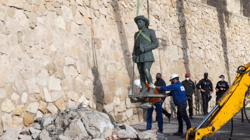 U Španjolskoj uklonjena posljednja statua diktatora Franca
