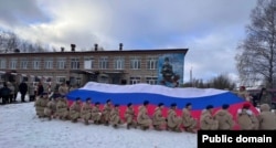 Мурал у Вельску на сьцяне дзіцячага дома