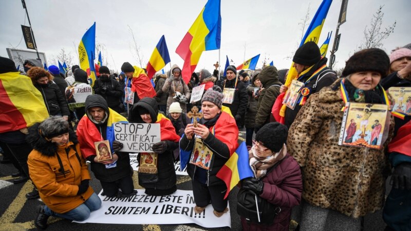 Demonstranti protiv COVID propusnica pokušali da uđu u parlament Rumunije