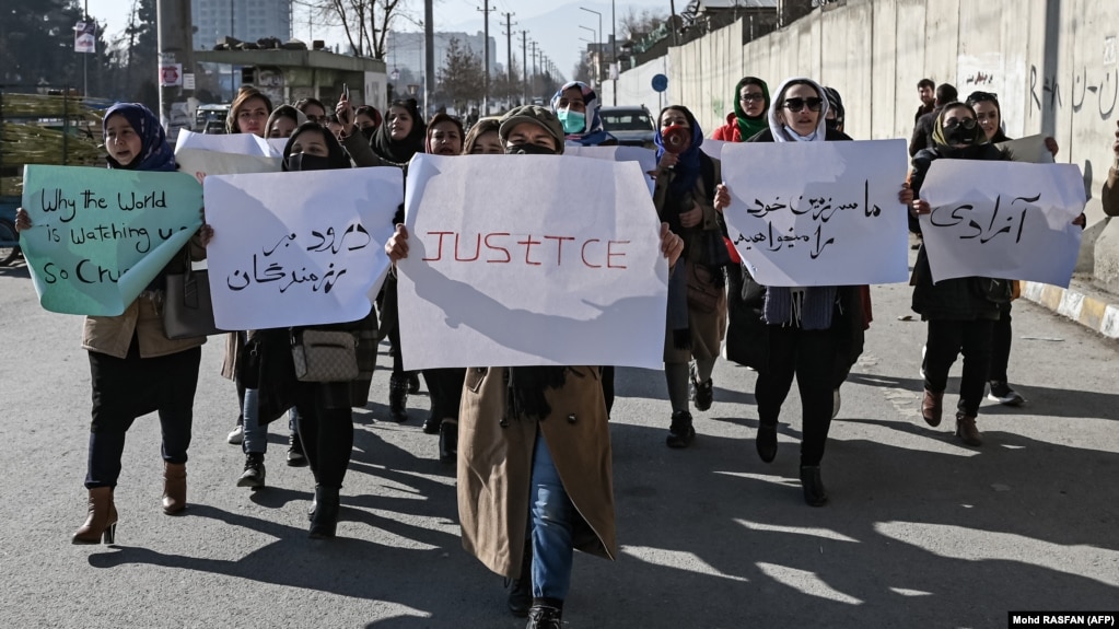 عکس مربوط به یکی از اعتراضات زنان در افغانستان است