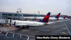 ԱՄՆ - Delta ավիաընկերության օդանավեր Նյու Յորքի օդանավակայանում, արխիվ