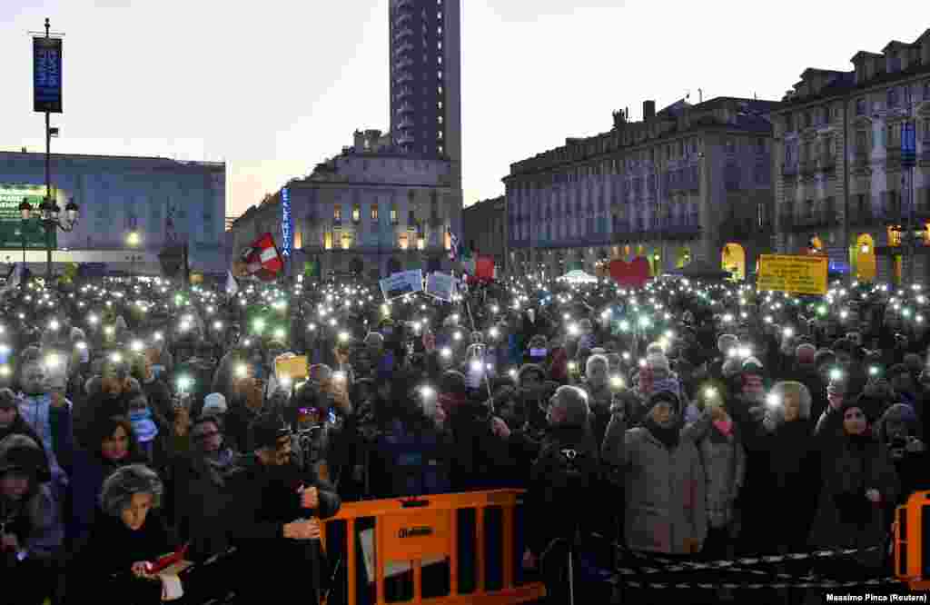 A torinói Covid-ellenes tüntetés december 18-án&nbsp;