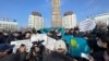 Митинг у монумента Независимости, организованный активистом Жанболатом Мамаем и его сторонниками. Алматы, 16 декабря 2021 года