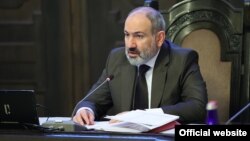 Armenia - Prime Minister Nikol Pashinian holds a cabinet meeting in Yerevan, December 16, 2021.