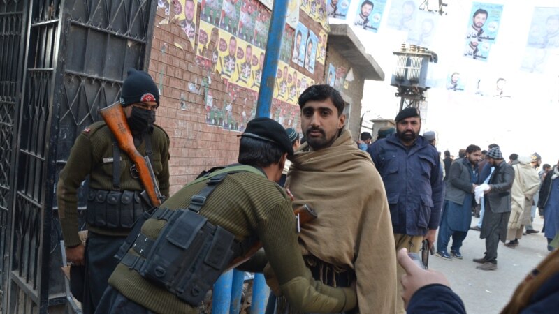 Пакистандагы атышууда полиция кызматкери окко учту