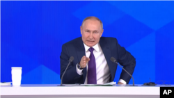 Президент Росії Володимир Путін під час підсумкової пресконференції. Москва, Росія. 23 грудня 2021 року 