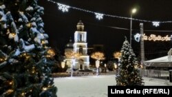  Clopotnița și Catedrala din Chișinău în perioada sărbătorilor de iarnă, decembrie 2021.