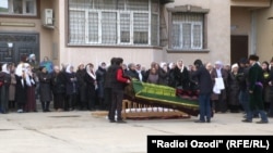 Похороны Мадины Мамаджоновой