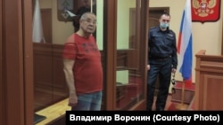 Юрий Жданов в зале суда
