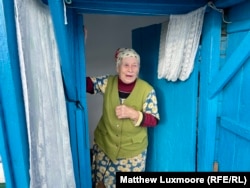 Valentina Szevasztyanova nyugdíjas, aki abban a házban lakik, ahol Gorbacsov egykor élt, azt mondja: „Gorbacsov sem tett értünk semmit”