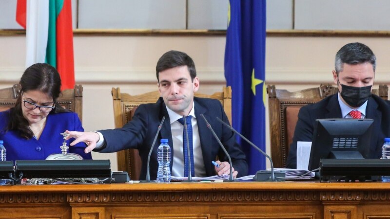 Претседателот на бугарскиот парламент позитивен на ковид-19 