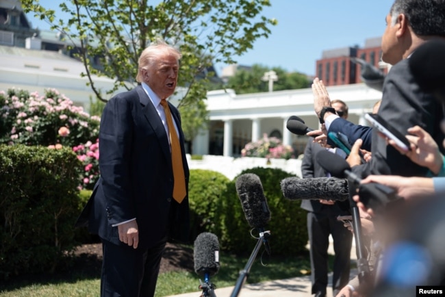 Дональд Трамп выступает перед журналистами, комментируя свой предстоящий визит в КНР. Вашингтон, 12 мая 2026 года