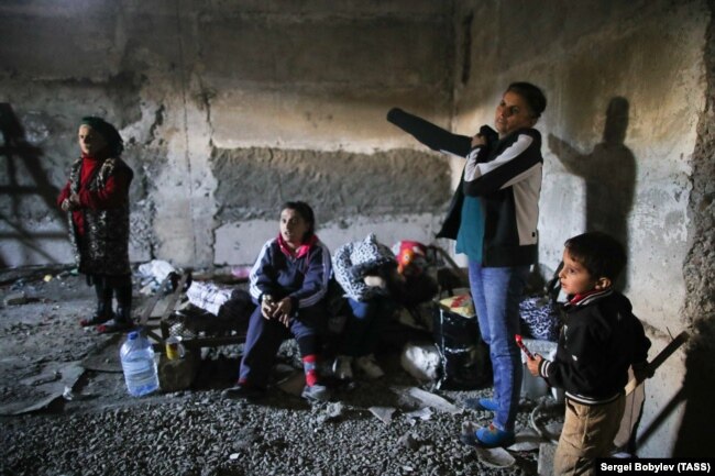 Дети в бомбоубежище во время конфликта / 8 октября 2020