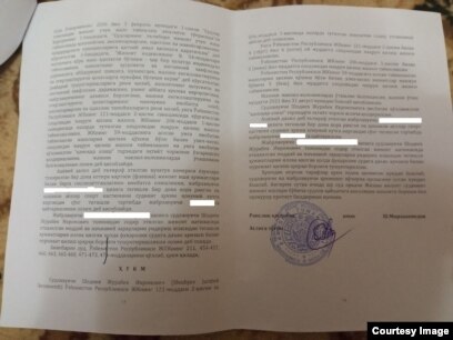 Erkaklar külotlar bilan silkitib ketishadi Rus kotibi paypoq oladi becerdin