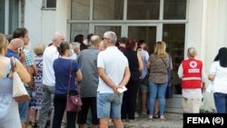 Čekanje na vakcinaciju u Mostaru, avgust 2021