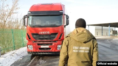 Yevgeniy Pronin yalangoch fotosurat