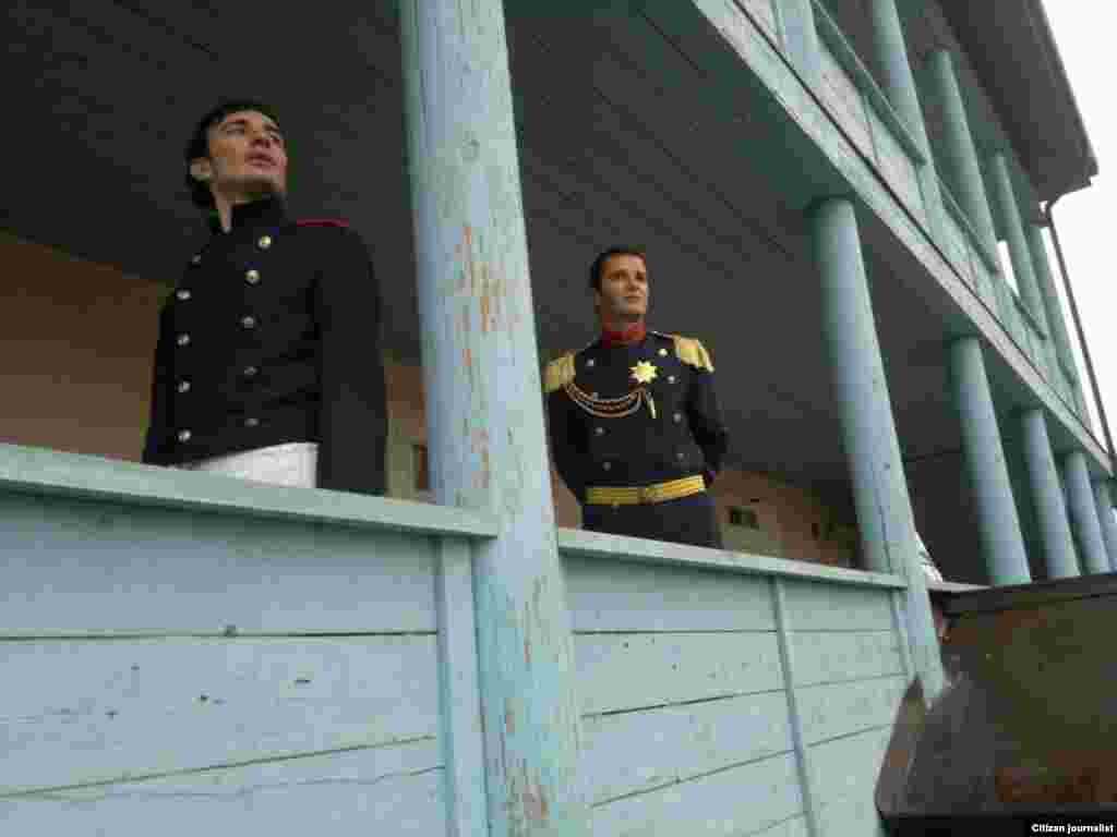 Спектаклна кечлуш бу нохчийн актераш. Аюбов Ахьмадан сурт.