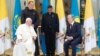 Папа Франциск на зустрічі з президентом Казахстану Касим-Жомартом Токаєвим, Нур-Султан, 13 вересня 2022 року