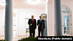 Президент США Дональд Трамп и президент Казахстана Касым-Жомарт Токаев в Белом доме. Вашингтон, 6 ноября 2025 года