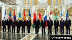 Групавое фота з апошняга саміту СНД у Менску