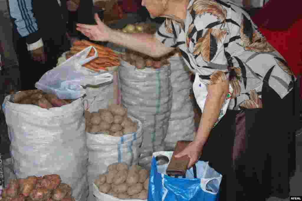 Дар орзуи арзонӣ #73