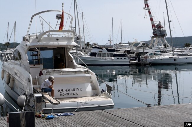 Spora imunizacija i varljivost pandemije nagovještavaju najneizvjesniju turističku sezonu poslednjih par decenija (na fotografiji marina u Tivtu)