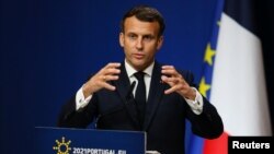 Emmanuel Macron na pres-konferenciji nakon neformalnog sastanka šefova država i vlada EU u Portu, Portugal (8. maja 2021.)