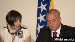 Irena Hadžiabdić i Suad Arnautović, Izborna komisija BiH, 2010.