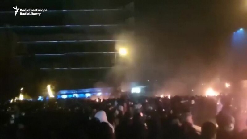 Proteste în Iran. Autoritățile de la Teheran blochează internetul pe fondul manifestațiilor violente