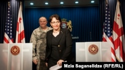 Пост главы Минобороны станет вакантным после возвращения нынешнего министра-«республиканца» Тины Хидашели из Вашингтона, где она находится с последним официальным визитом в этом ранге