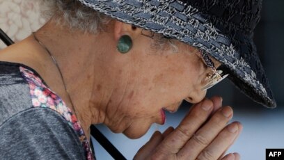 Топтық секс ішіндегі порно спермы