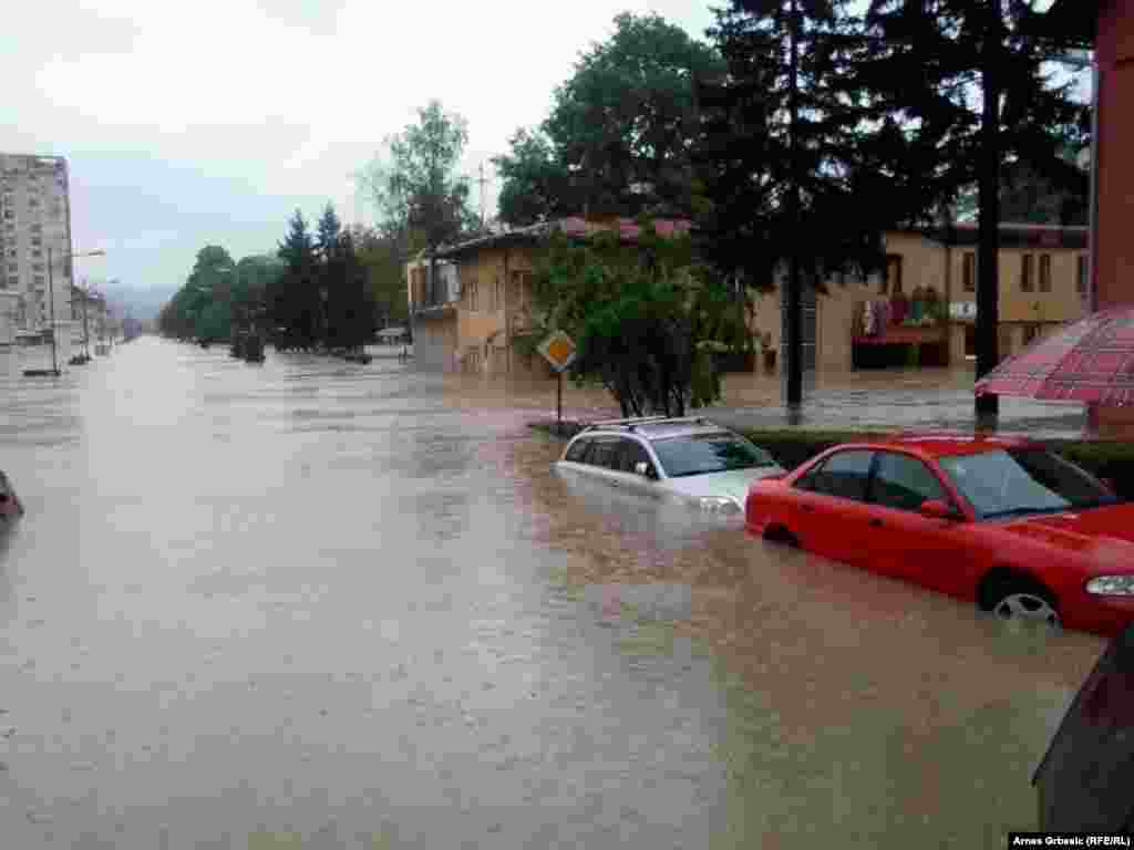 Zgrada Biblioteke tokom poplave