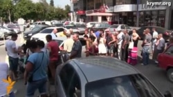 Оставшиеся без связи крымчане скупают российские симкарты