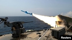 Hərbi təlimlər zamanı İran raketi