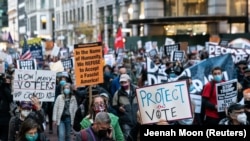 Митинги в США на следующий день после выборов с требованием считать каждый голос. Манхэттен, Нью-Йорк, 4 ноября 2020 года.