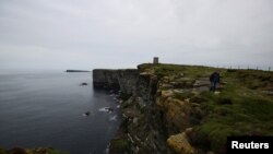 Marwick Head az Orkney-szigeteken 2014. május 3-án