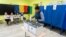 Moldoveni cu cetățenie română votează la alegerile prezidențiale din România, Chișinău, 2 mai 2025.