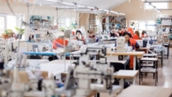 Muncitoare la o întreprindere de confecții din Zona Economică Liberă Ungheni, martie 2026