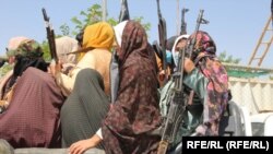 زنان برای جنگ علیه طالبان در غور مسلح شده اند