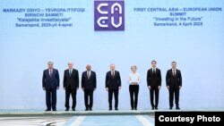 Dvodnevni samit na kojem učestvuju lideri Kazahstana, Kirgistana, Tadžikistana, Turkmenistana i Uzbekistana dolazi u vrijeme dok se tradicionalni saveznik Rusija i susjedna Kina bore za uticaj, dok region takođe očekuje dublje veze sa Zapadom.