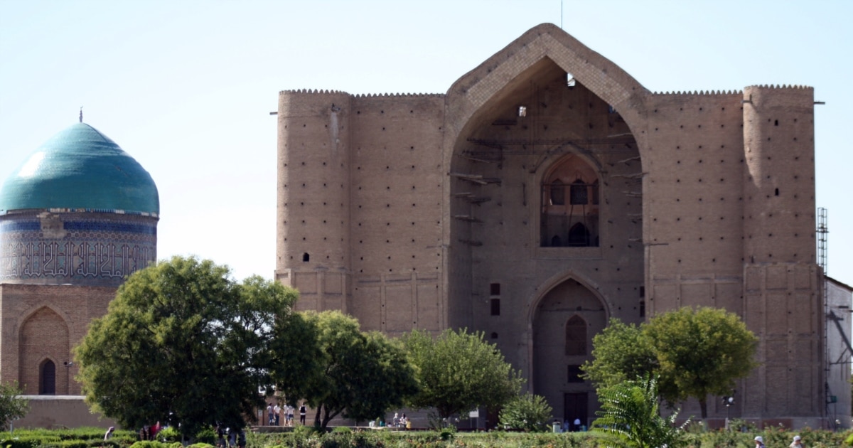 Мәскеулік транссексуалдар үлкен мүшесі бар Әдемі брюнетка киски порно