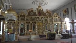 Поврежден алтарь, опечатаны двери: как блокируют храм УПЦ КП в Крыму (видео)