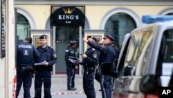 Поліція на місті нападу у Відні, Австрія, 3 листопада 2020 року