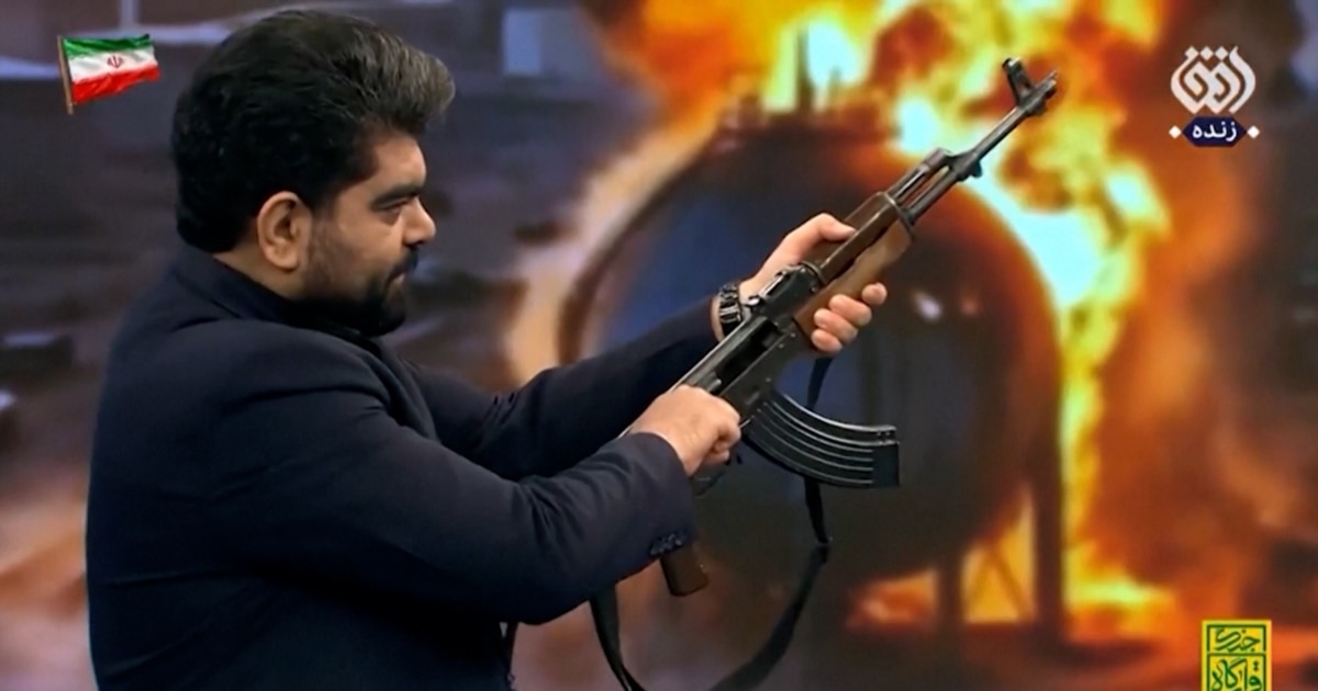 Prezantuesi iranian qëllon me armë drejt flamurit të Emirateve të Bashkuara Arabe