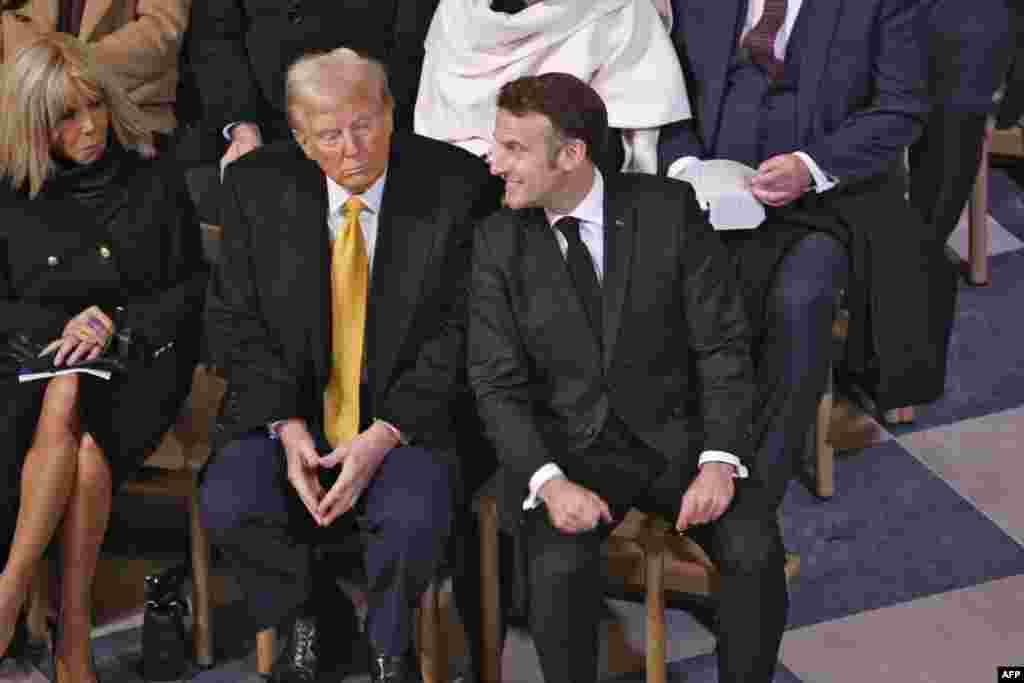 Presidenti i zgjedhur amerikan, Donald Trump, së bashku me presidentin francez, Emmanuel Macron, gjatë ceremonisë në Paris.&nbsp;