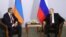Никол Пашинян и президент РФ Владимир Путин (слева направо) во время встречи. Михаил Климентьев/пресс-служба президента РФ/ТАСС