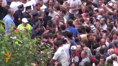 Rush For Football Tickets Causes Chaos In Georgia